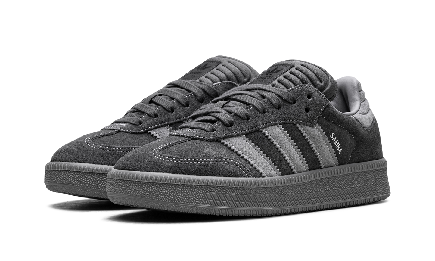 Samba XLG "Carbon Grey"