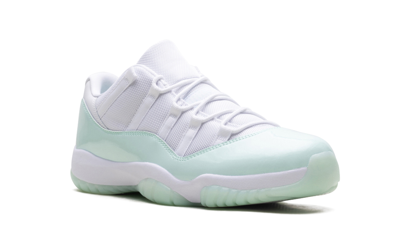 Air Jordan 11 Low WMNS "Igloo" AH7860 103