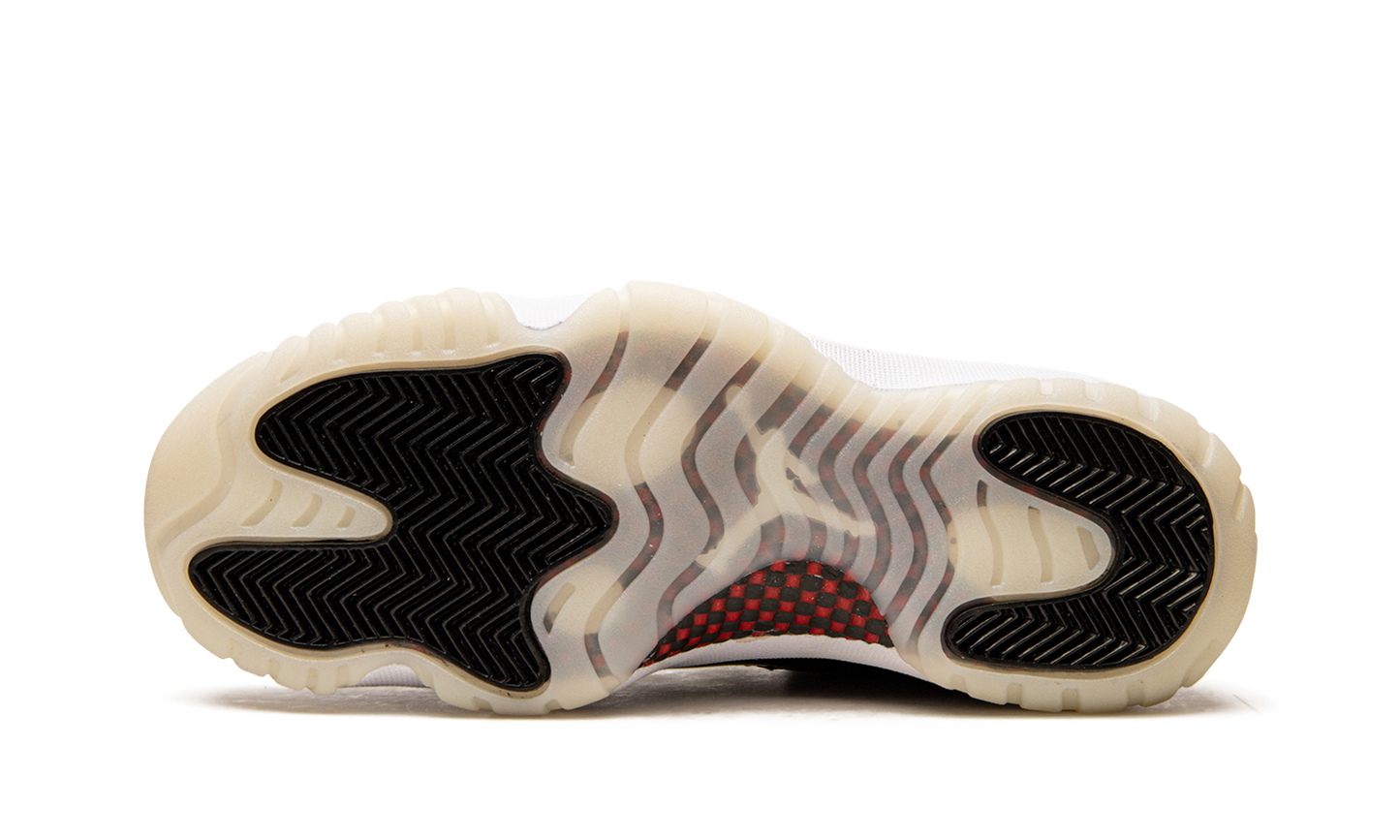 Air Jordan 11 Low "72 - 10" AV2187 001