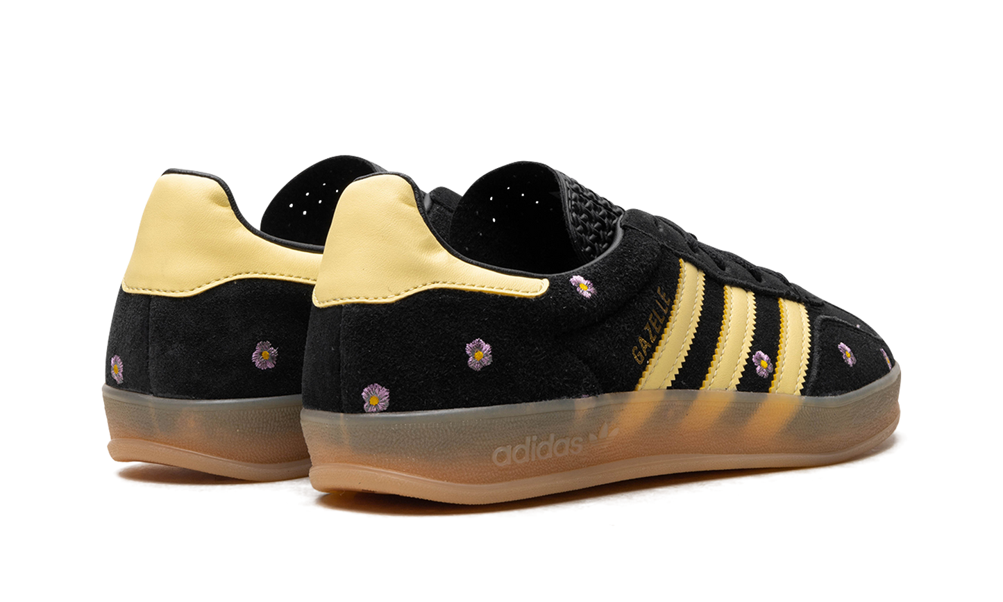 Gazelle Indoor WMNS "Core Black Almost Yellow Floral"
