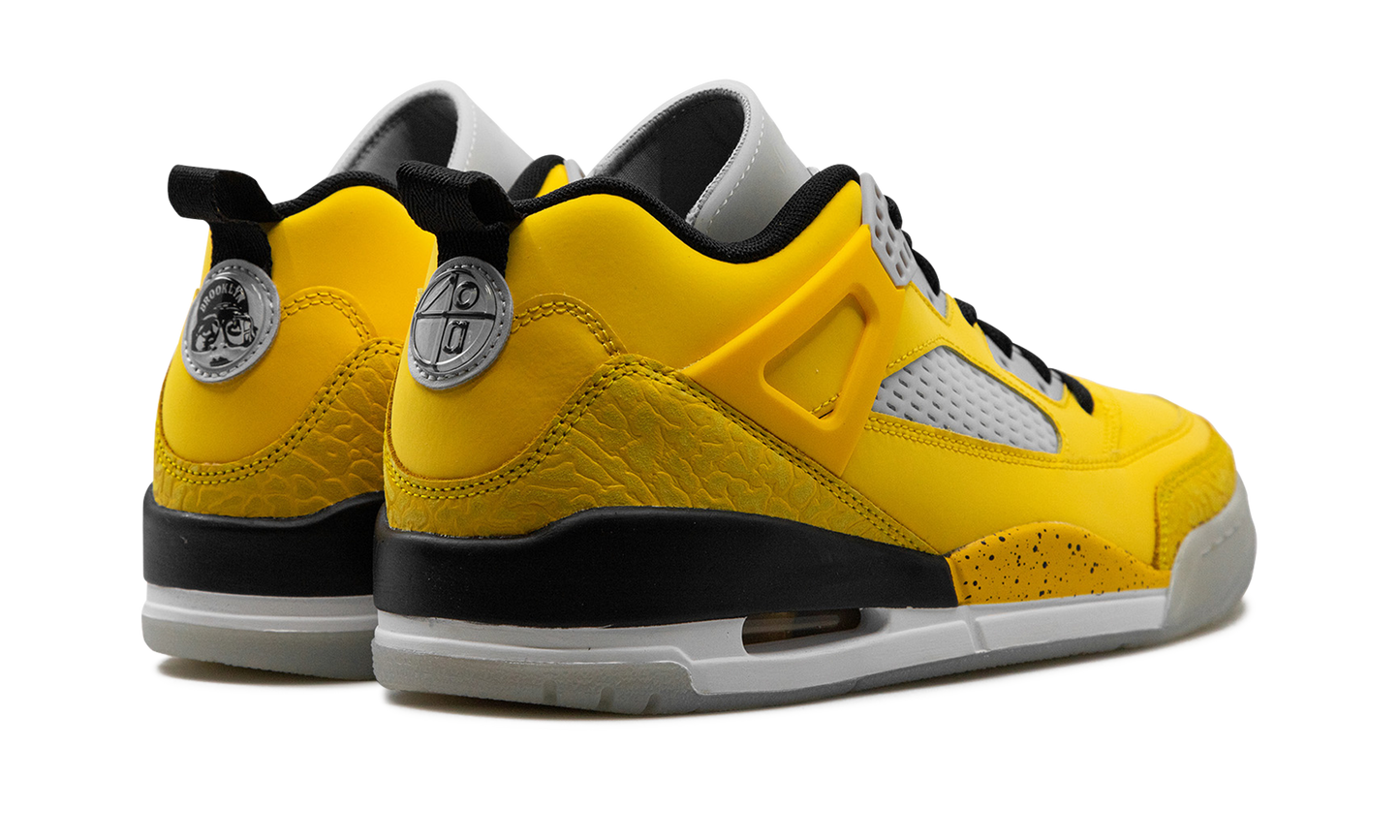Jordan Spizike Low "Lightning" HF4319 741