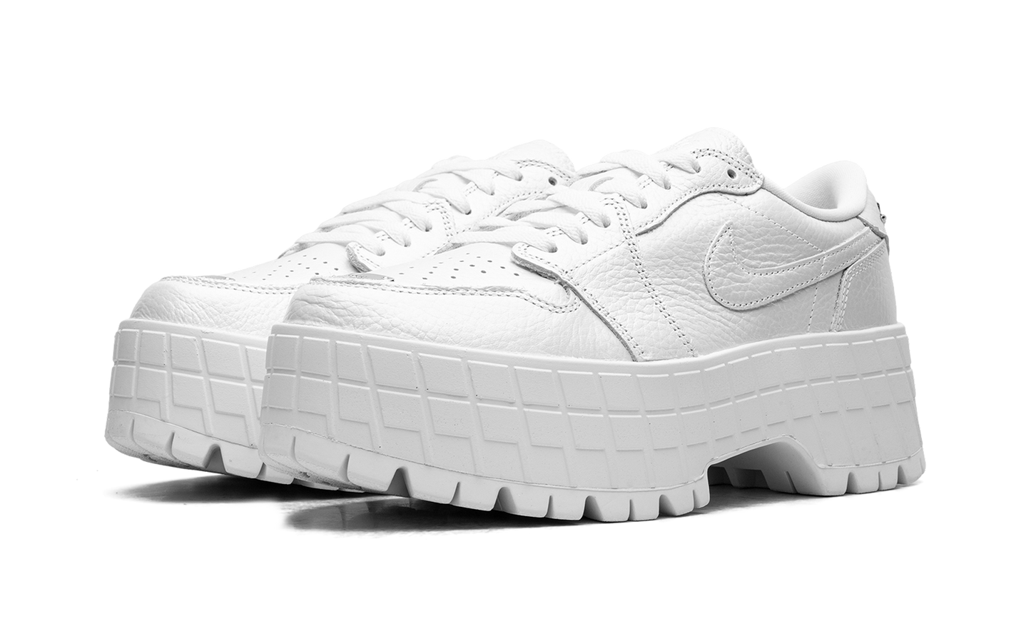 Jordan 1 Brooklyn Low WMNS "White Metallic Silver" HF3184 100