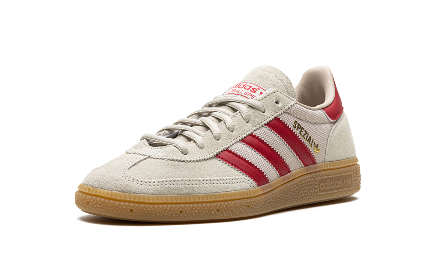Handball Spezial "Putty Grey Team Victory Red Wonder Beige"