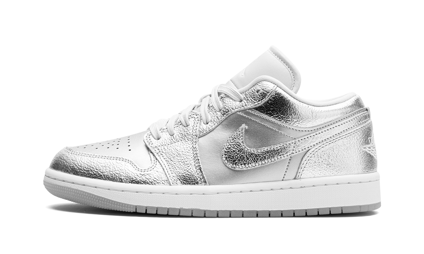 Air Jordan 1 Low SE WMNS "Metallic Silver" FN5030 001