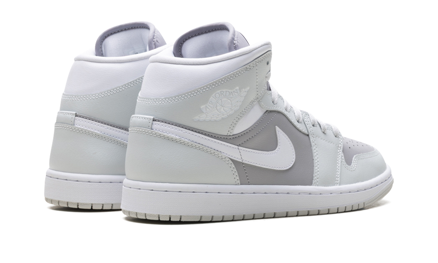 Air Jordan 1 Mid WMNS "Photon Dust Atmosphere Grey" BQ6472 008
