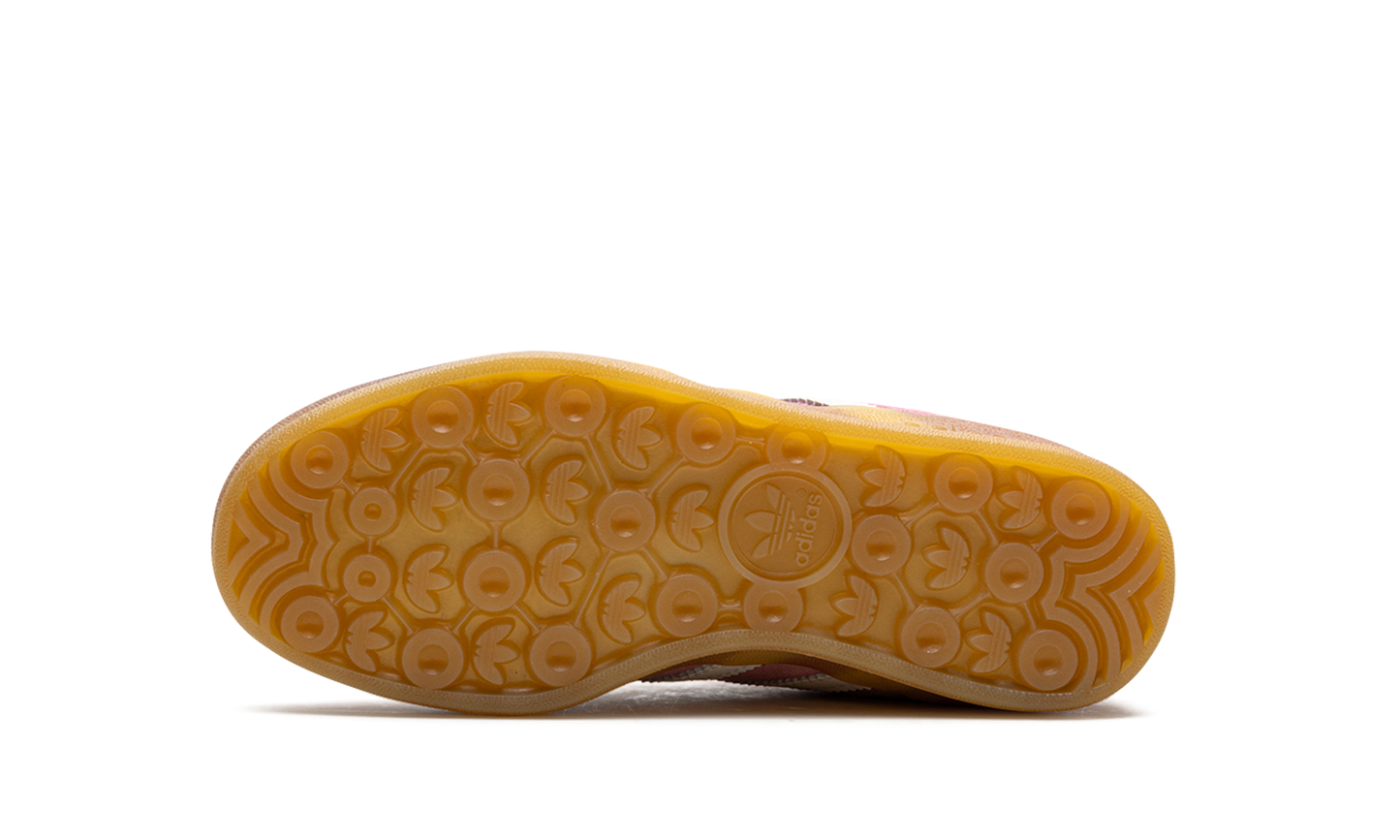 Gazelle Indoor "Laundromat"