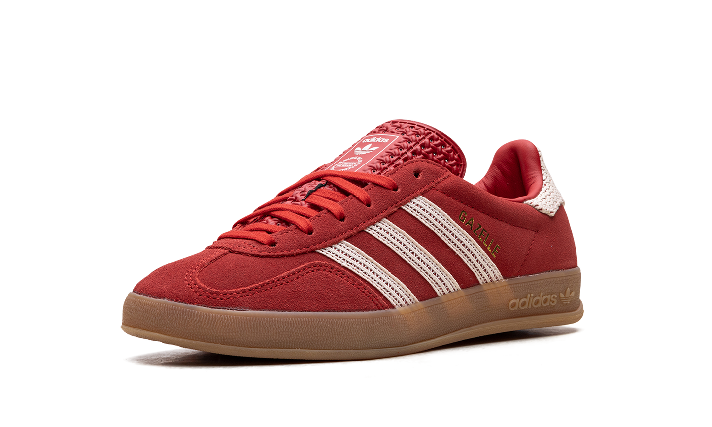 Gazelle Indoor "Scarlet Crochet"