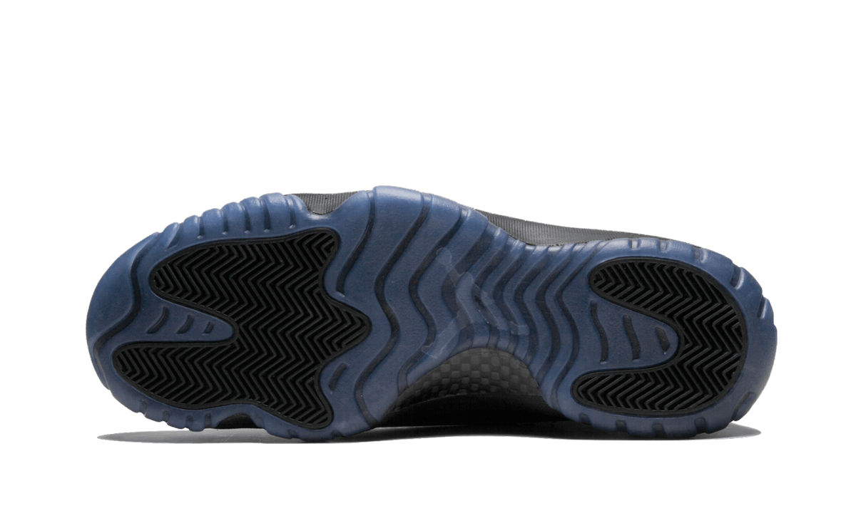 Air Jordan 11 Retro "Cap & Gown" 378037 005