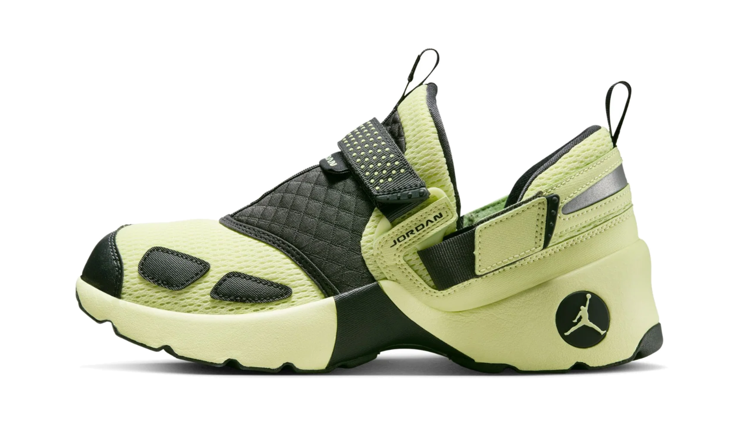 Jordan Trunner LX "Luminous Green" HQ2164 302