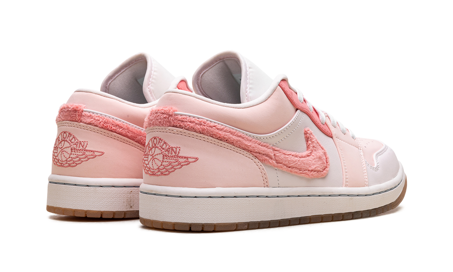 Jordan 1 Low SE WMNS "Mighty Swooshers Pink" DM5443 666