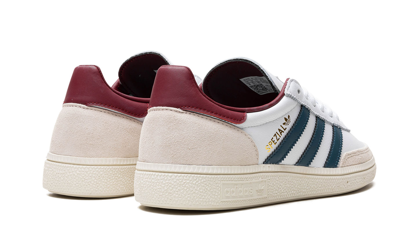 Handball Spezial "White Arctic Night"