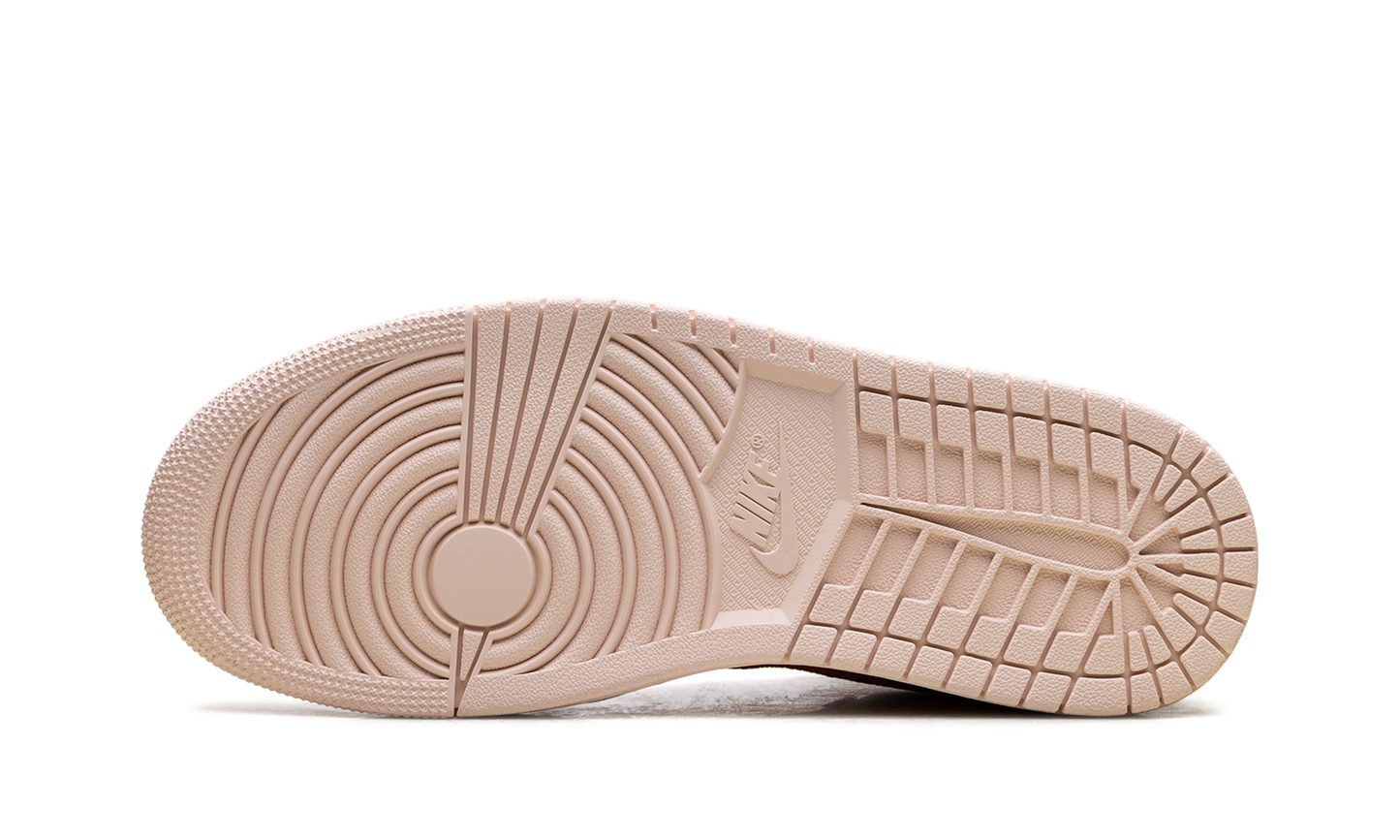 Air Jordan 1 Low WMNS "Strawberry MIlkshake" IB8156 133