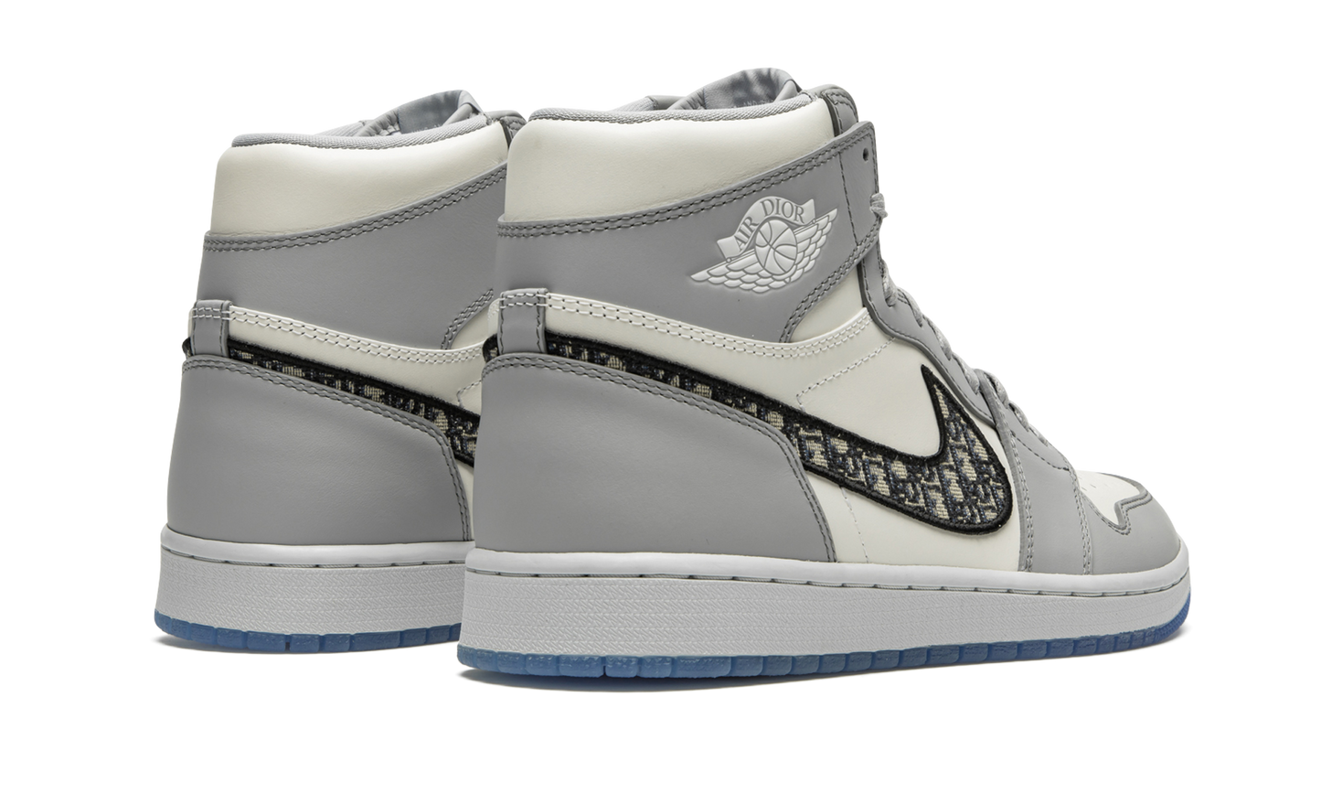 Air Jordan 1 Retro High "Dior" CN8607 002