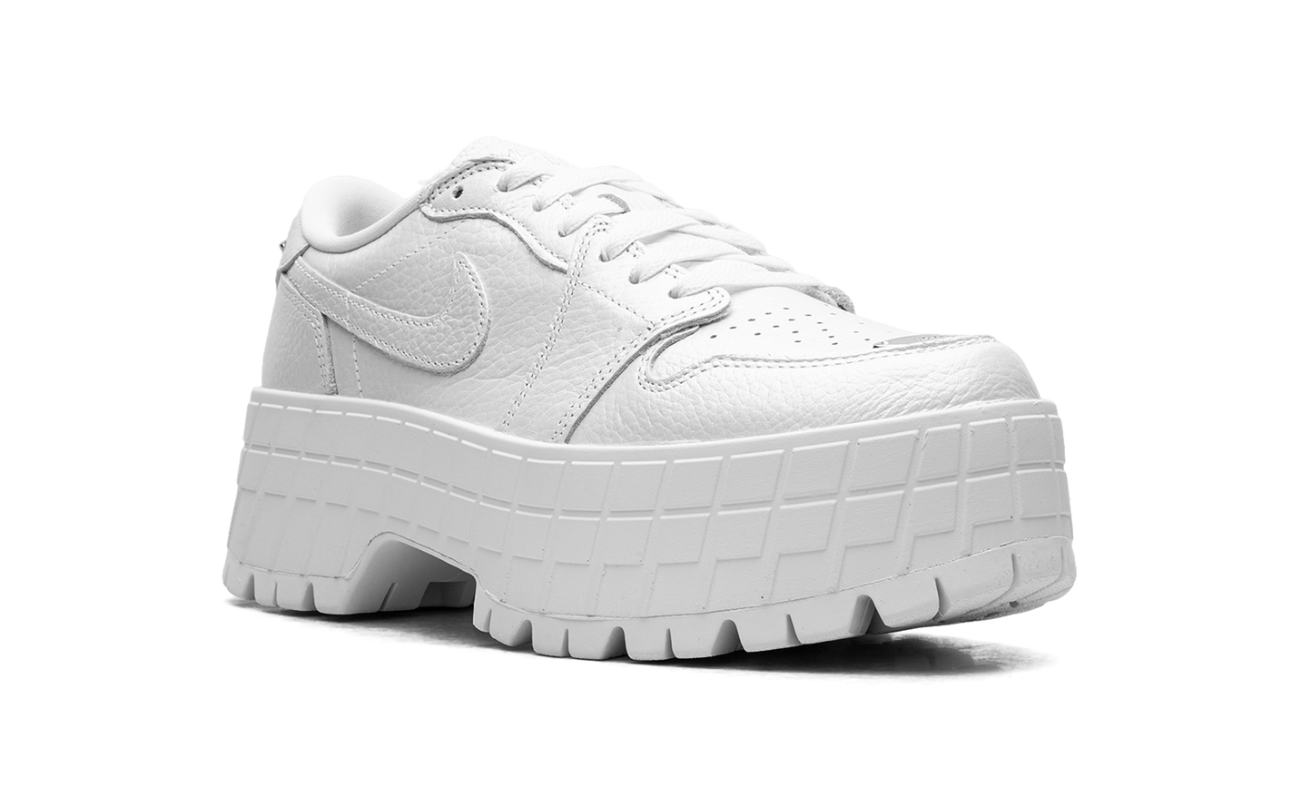 Jordan 1 Brooklyn Low WMNS "White Metallic Silver" HF3184 100