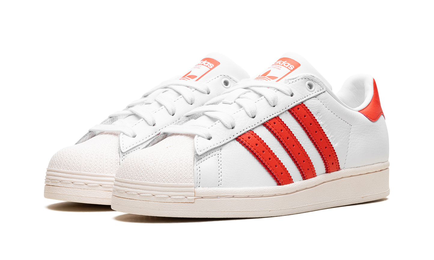 Superstar WMNS "Cloud White Bright Red"