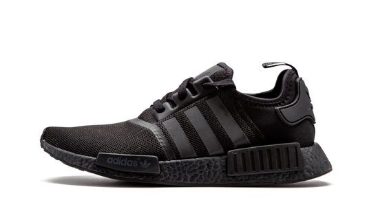 NMD_R1 "TRIPLE BLACK"