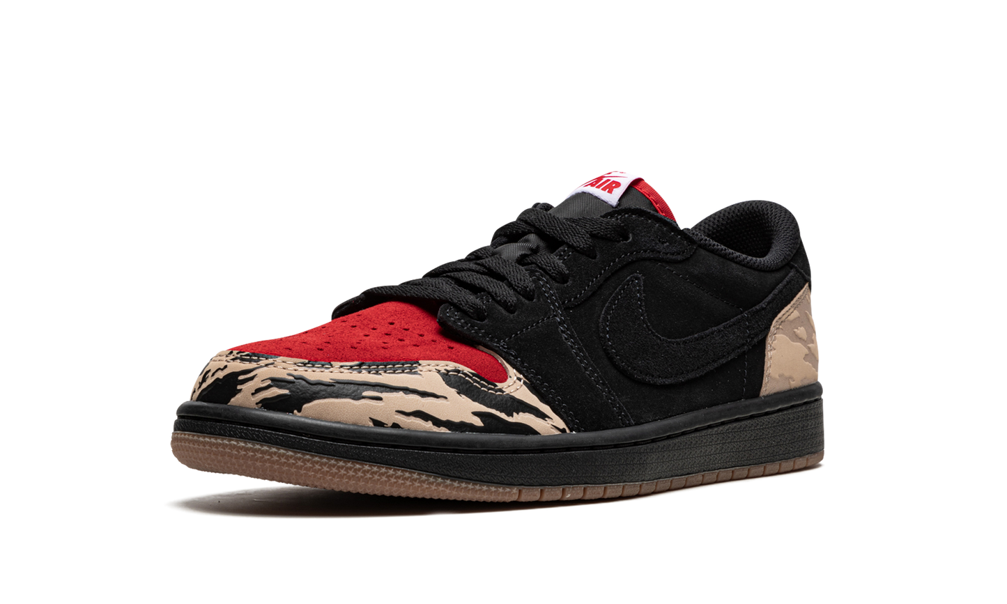 Air Jordan 1 Low SP "SoleFly - Carnivore" DN3400 001